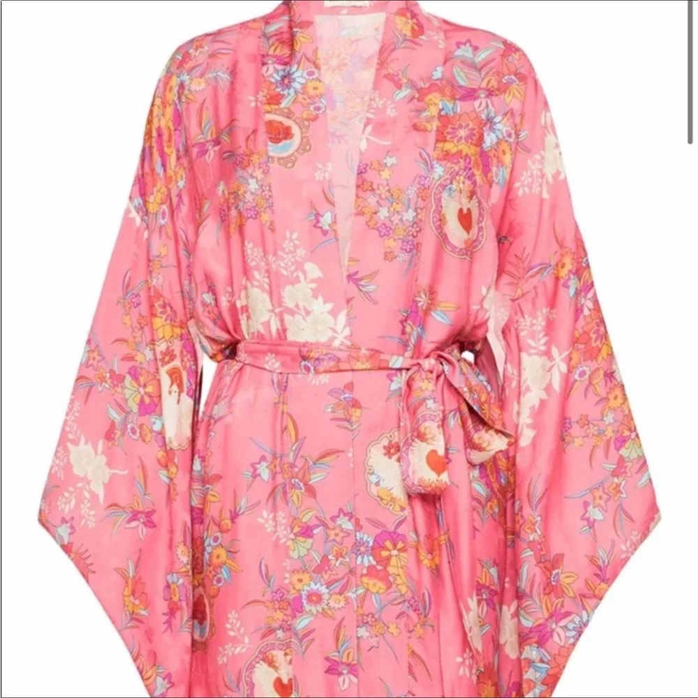 Spell Leo Short Robe - Picture 3 of 7